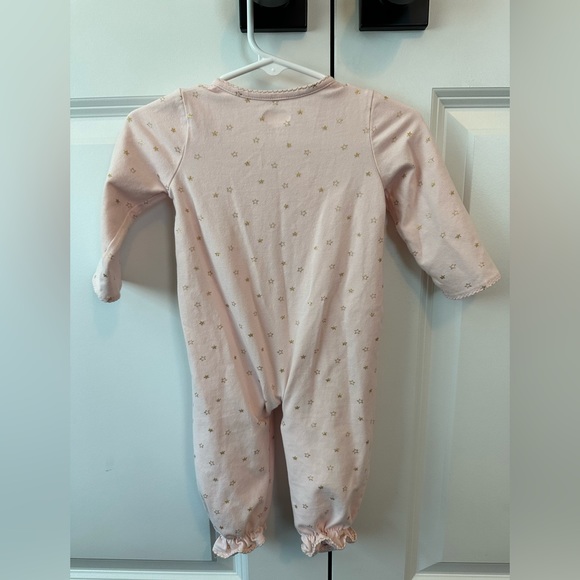 Mud Pie Pink and Gold Star Long Sleeve Onesie (Size 3-6 Months) - Picture 2 of 4